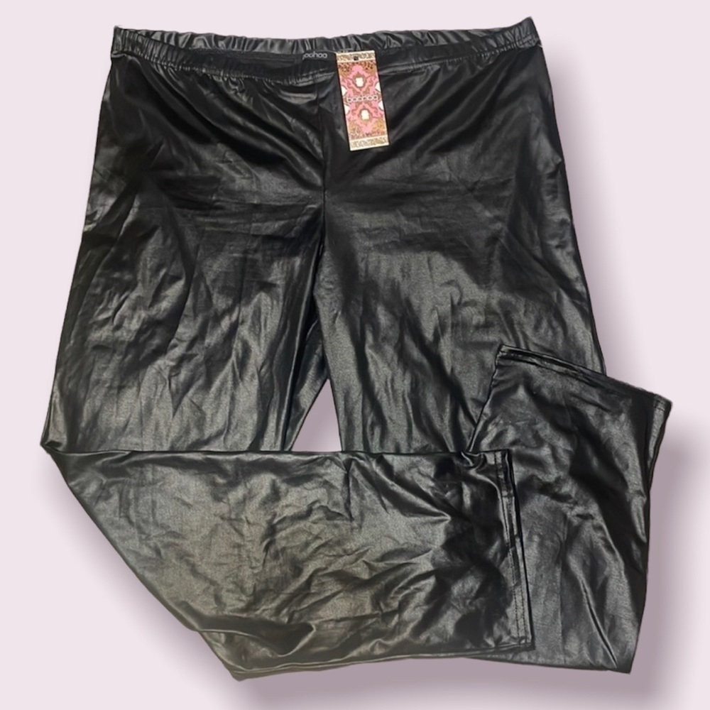 BOOHOO Black Faux Leather Butt Scrunch Leggings Pants